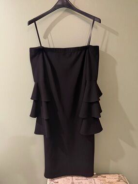 Premier Amour Black Tiered-belle sleeve off the shoulder knee length Dress
